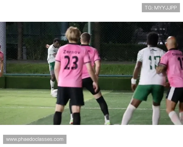 与足球明星亲密接触的奇妙瞬间分享与感悟 与足球明星亲密接触的奇妙瞬间分享与感悟