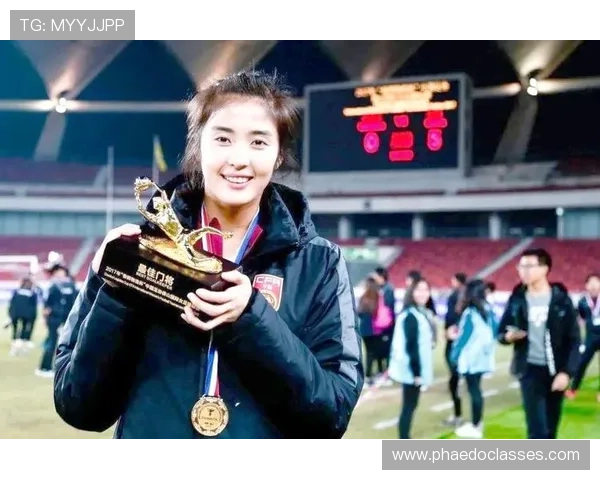 专访赵丽:探讨足球背后的成功秘诀与发展策略 专访赵丽:探讨足球背后的成功秘诀与发展策略