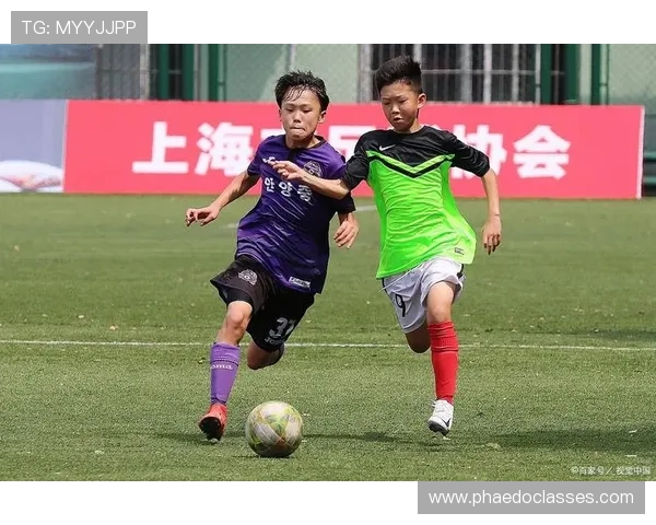 会说英文的足球明星们如何在国际舞台上展现魅力与才华 会说英文的足球明星们如何在国际舞台上展现魅力与才华