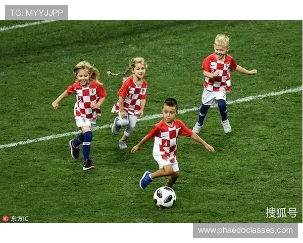 克罗地亚足球明星小孩的成长故事与未来梦想 克罗地亚足球明星小孩的成长故事与未来梦想