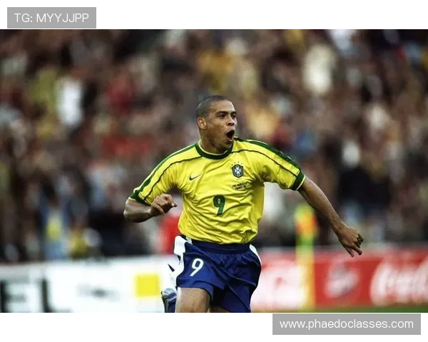 全球足球巨星称号的背后故事与传奇瞬间揭秘 全球足球巨星称号的背后故事与传奇瞬间揭秘