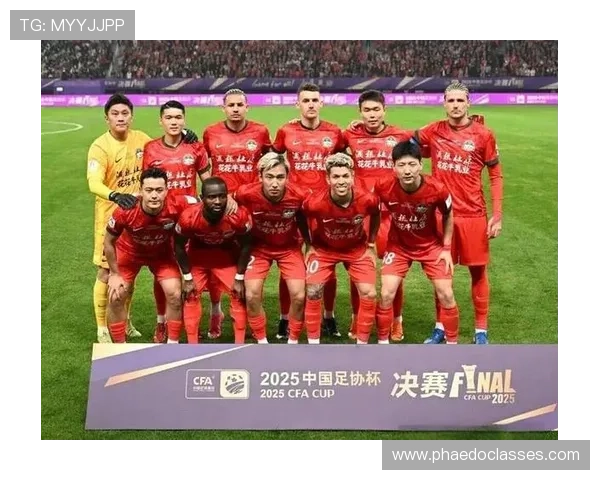 足球场上的螺丝之王他用热爱和坚持铸就辉煌传奇